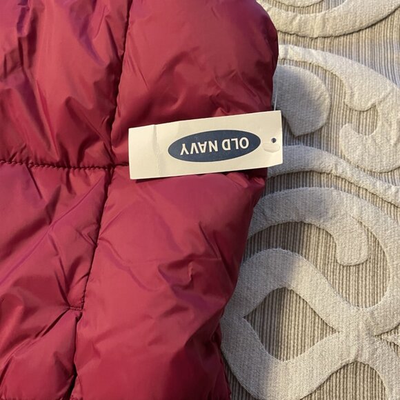 Girls Old Navy Frost Free Puffer Vest Dark Pink Size XXL 16 NWT Lined Raspberry - Picture 4 of 5